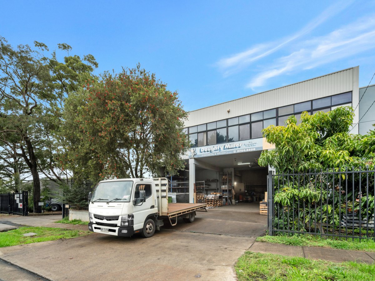 27 Hoskins Avenue, BANKSTOWN