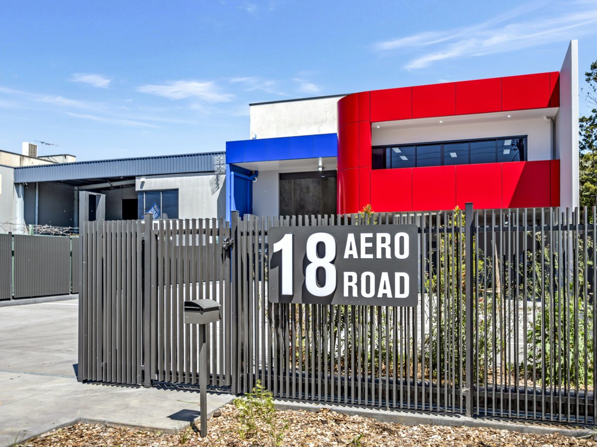 18 Aero Road, INGLEBURN